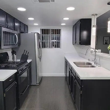 L - Fully Remodeled And Professionally Decorated Las Vegas Exterior photo